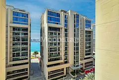 Sea View | Duplex | Vacant | Beach Access