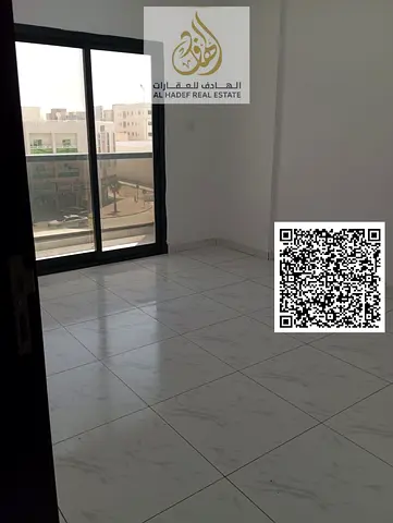 شقة للإيجار في الروضة 2 على شارع الشيخ عمار، غرفتين وصالة + 2 حمام وبلكونة، تاني ساكن، موقع مميز قريب من كل الخدمات. الإيجار 36,000 درهم سنويًا. مساحه