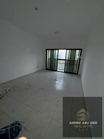 Two bedrooms and a living room in Sharjah at an amazing price – Al Majaz 2. Central air conditioning, 2 bathrooms, central gas. Close to restaurants,