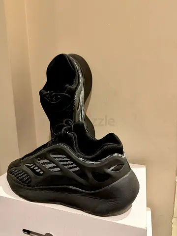 Black mens/Unisex chunky sneakers - used