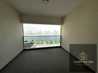 شقة 4 غرف-6 حمام -3 غرف ماستر-غرفة خادمة ماستر-جيم-مسبح- تراث-3 بلكون اطلالة بحرية-2 باركينج - للايجار السنوي بالمجاز 3 بجوار جميع الخدمات ومخارج دبي