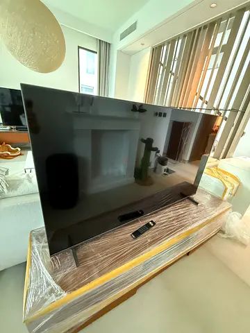 Philips 65” 4K Smart TV – AED 1,800 • 4K UHD • Smart TV • Dolby Vision  Atmos • Excellent conditon