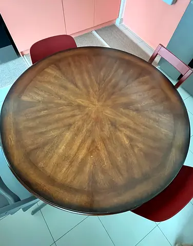 United Furniture Round Table