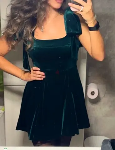 Elegant Emerald Velvet Dress  Beautiful Fit
