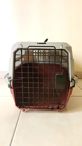 Plastic Pet Carrier with Metal Door - L58xW38xH33 cm