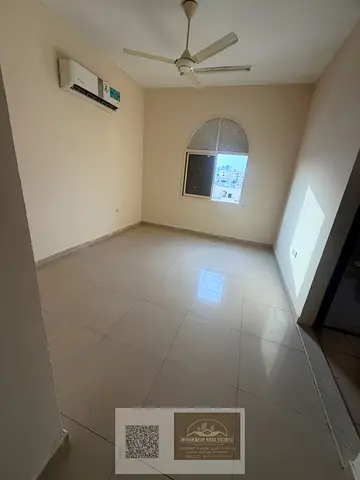 استوديو للإيجار السنوي في النعيمية 1 – مساحة واسعة ومطبخ مفصول