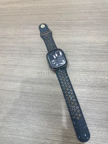 Apple Watch Series (Good Condition) with Sports Band