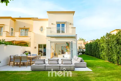 Fully Upgraded 3 BR Villa | Private Garden