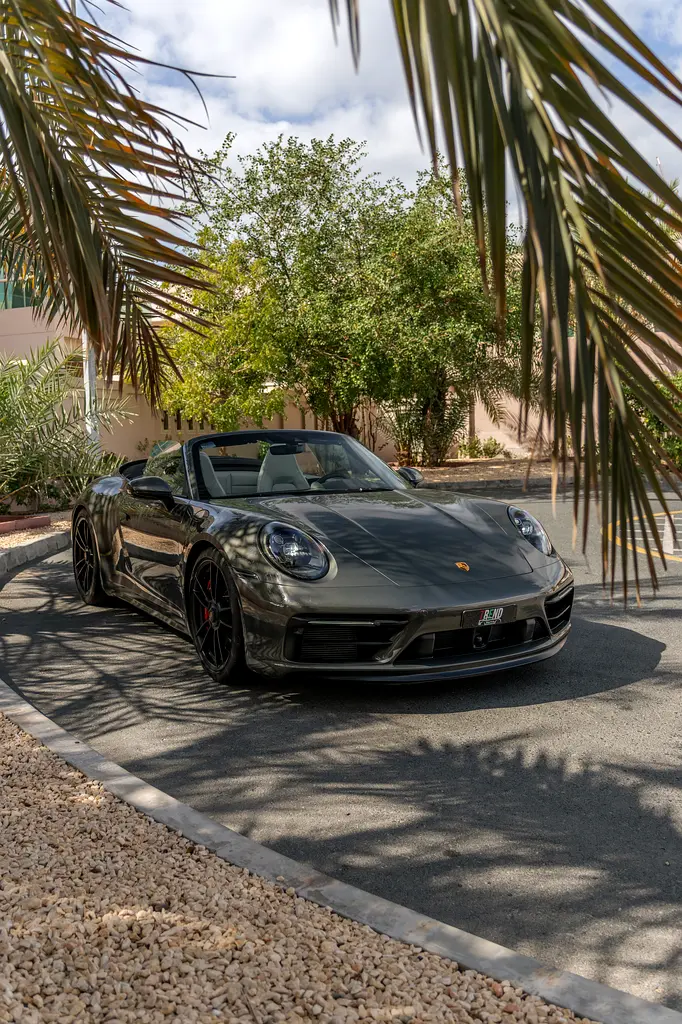 Porsche 911 2023 — photo 1 of 16
