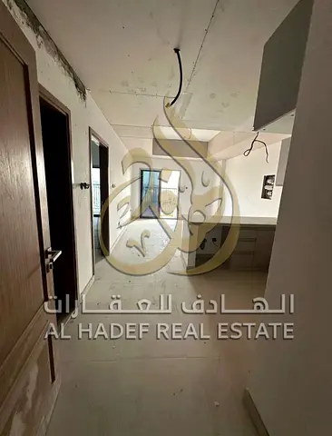 شقة بغرفة نوم واحدة للبيع - خطة تقسيط ميسرة لمدة 5 سنوات (60 دفعة)  📍 كينتيا ريزيدنس - عجمان أب تاون 🛣️ إطلالة مفتوحة  🏢 المبنى ب 🏙️ الطابق العلوي