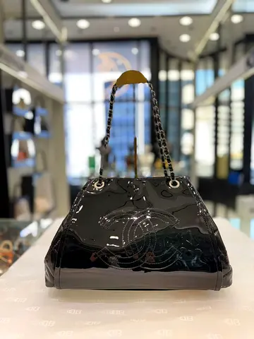 Chanel Black Patent 2011 Cruise Collection Shoulder Bag (Authentic/PreOwned)