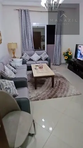 فرصة مميزة – شقة مفروشة بالتعاون قرب دبي غرفة وصالة مع بلكونة بسعر مميز