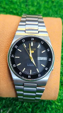 Seiko 5 Automatic Mens Stainless Steel Watch – Black Dial, Day-Date(USED)NO BOX NO PAPER