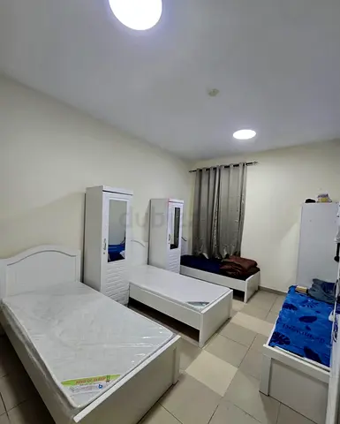 Bed space available in Tecom. Rent 1100