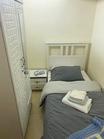 Discounted private room for rent close to Circle Mall