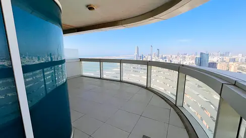Luxurious 2BR in heart of city with Sea View