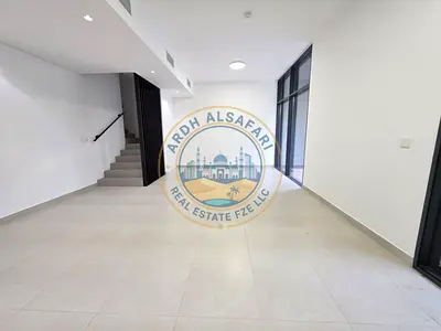 Luxurious Life Style 4BR Townhouse in Robinia Just 150k