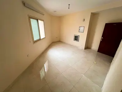 استوديو العاليا مساحة كبيرة  موقع حيوي ممتاز قريب من جميع الخدمات سهل المخرج لطريق دبي والشارقة