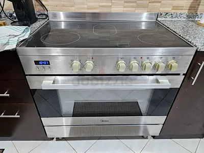 Midea Stainless Steel Electric Cooker with Ceramic Hob and Oven 109L - Good Working Condition