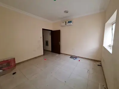 SPACIOUS 1 BEDROOM APARTMENT WITH SEPARATE LIVING