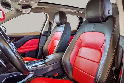 2019 Jaguar F-PACE thumbnail 11