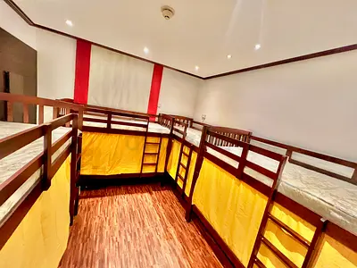 Executive Bed Space – 1 Min from Mashreq Metro Station