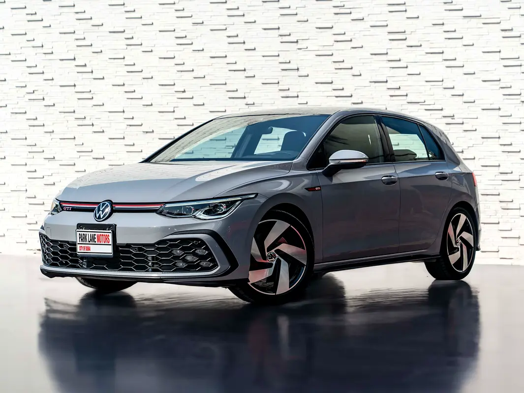 Volkswagen Golf 2022 — photo 1 of 19