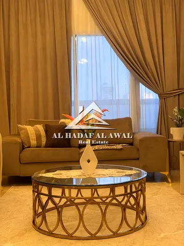 الشارقة القصباء متاح تلات غرف وصاله مساحه كبيرة وبلكونه اطلاله مفروشه فرش نضيف جدا  و ٤ حمام ايجار 7500 درهم تامين 1000 درهم فقط جاهزة للايجار