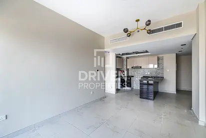 Spacious and Bright Apt | Ready to Move In