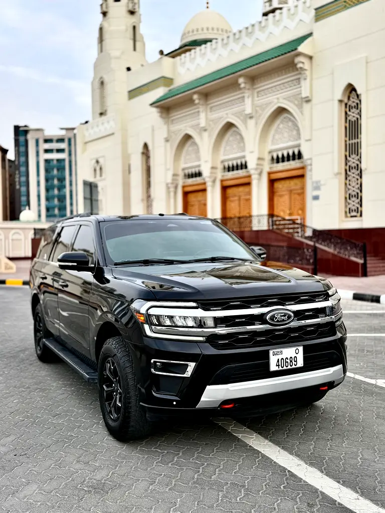 Ford Expedition 2022 — photo 1 of 10