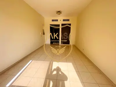 400 SQ Ft STUDIO CENTRAL AC 3 MIN WALKING DISTANCE TO METRO