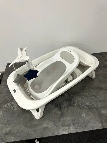 Brand New - jikel cloud+scrub combo baby bath tub with foldable stand bathtub and toys attachment
