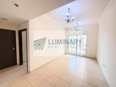 Spacious Layout | Vacant | Well Maintained Building