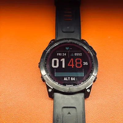 GARMIN FENIX 7X PRO - SAPPHIRE SOLAR EDITION- CARBON GRAY DLC TITANIUM WITH CARBON GRAY METAL BAND