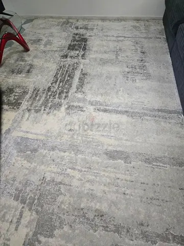 Large Danube Home rug in very good condition