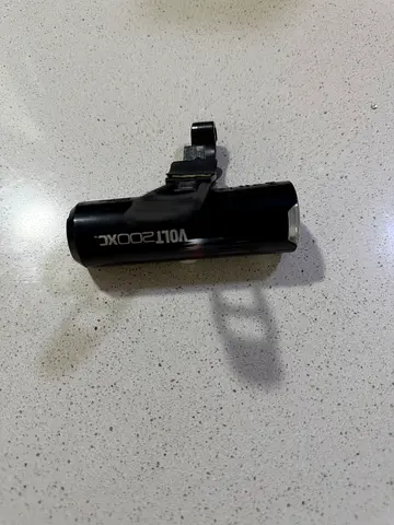 CAT EYE - Volt 200 XC Rechargeable Headlight, 200 Lumens