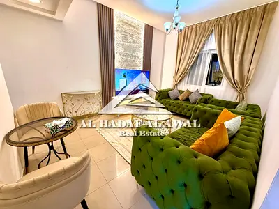 غرفة وصالة لأول ساكن بتصميم فندقي فاخر. في المجاز 3 مقابل حديقه الصفيا اول ساكن فرش سوبر ديلوكس