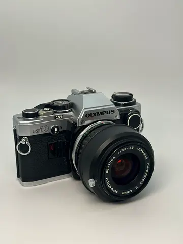 Olympus OM-10 - 35-70mm lens