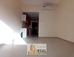 Specious Studio/Close Kitchen/Family Building/Near Ambassador School