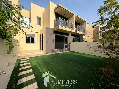 SINGLE ROW UNIT | LAGOON FACING | NEWLY RENOVATED | PET FREE
