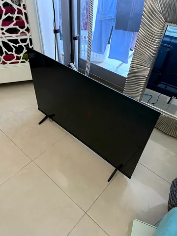 Hisense 43 inch Smart TV, Model E6N  Under warranty