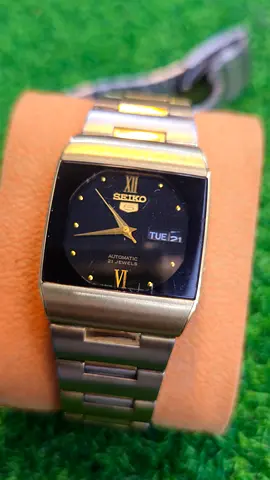 Vintage Seiko 5 Automatic Mens Watch - Stainless Steel, Black Dial, Day/Date(Used)