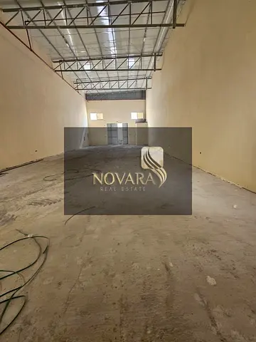 For Annual Rent: Warehouse in Umm Al Quwain – Umm Al Thuoob, 3,000 Sq.Ft, 43 KW Power, in Organized Complex, AED 110,000