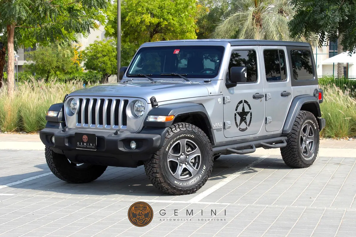 Jeep Wrangler Unlimited 2018 — photo 1 of 17
