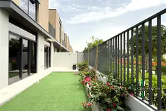 HUGE PLOT 4 BHK VILLA | VACANT | PRIME LOCATION
