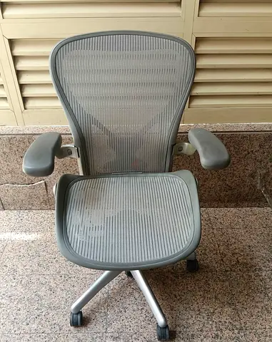 Selling for Herman Miller Areon classic chair size B and C full loaded