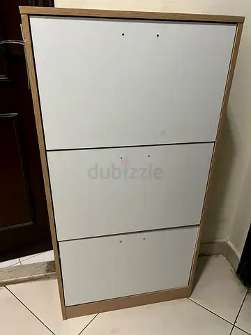 IKEA-style 3-door shoes rack- light oak frame, white doors