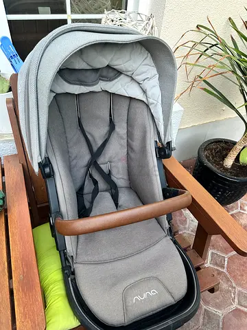 Nuna MIXX Next Stroller and Carry Cot, ARRA Flex Car Seat and BASE Curv Bundle