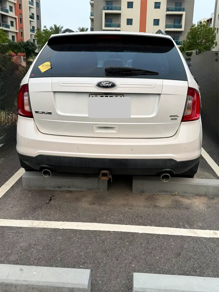Ford Edge 2014 — photo 1 of 2