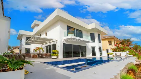 Best Value | Upgraded | Extended | Skyline View